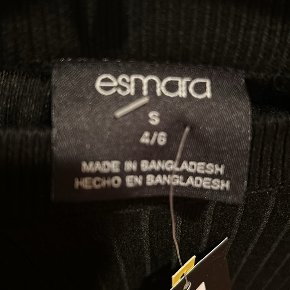 Esmara sz S (4/6). Black, Ribbed, L Sleeve, Crew neck Sweater.  Open Side Hem - Picture 8 of 9